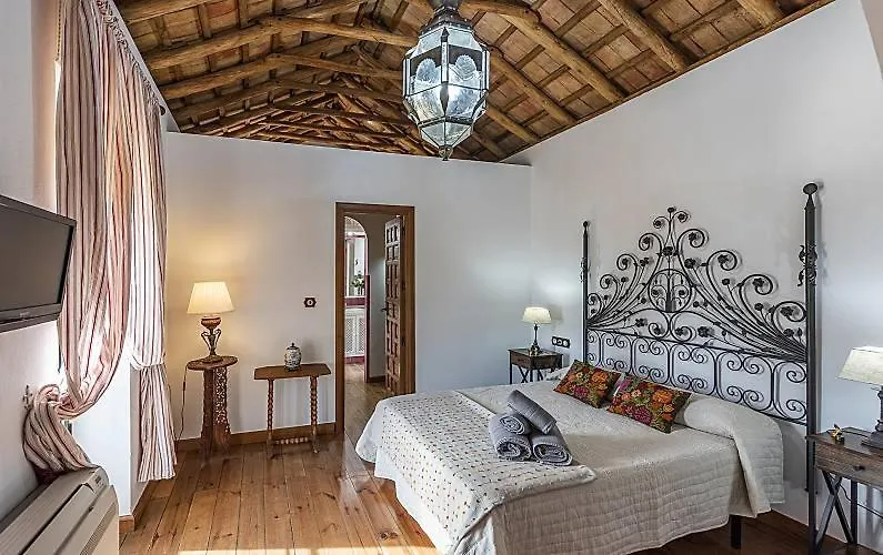 Cortijo Pavia Villa Ecija 0*,